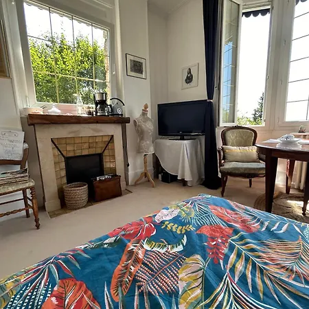 Bed & Breakfast Monopolis Taverny