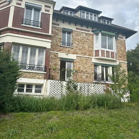 Bed & Breakfast Monopolis 4*